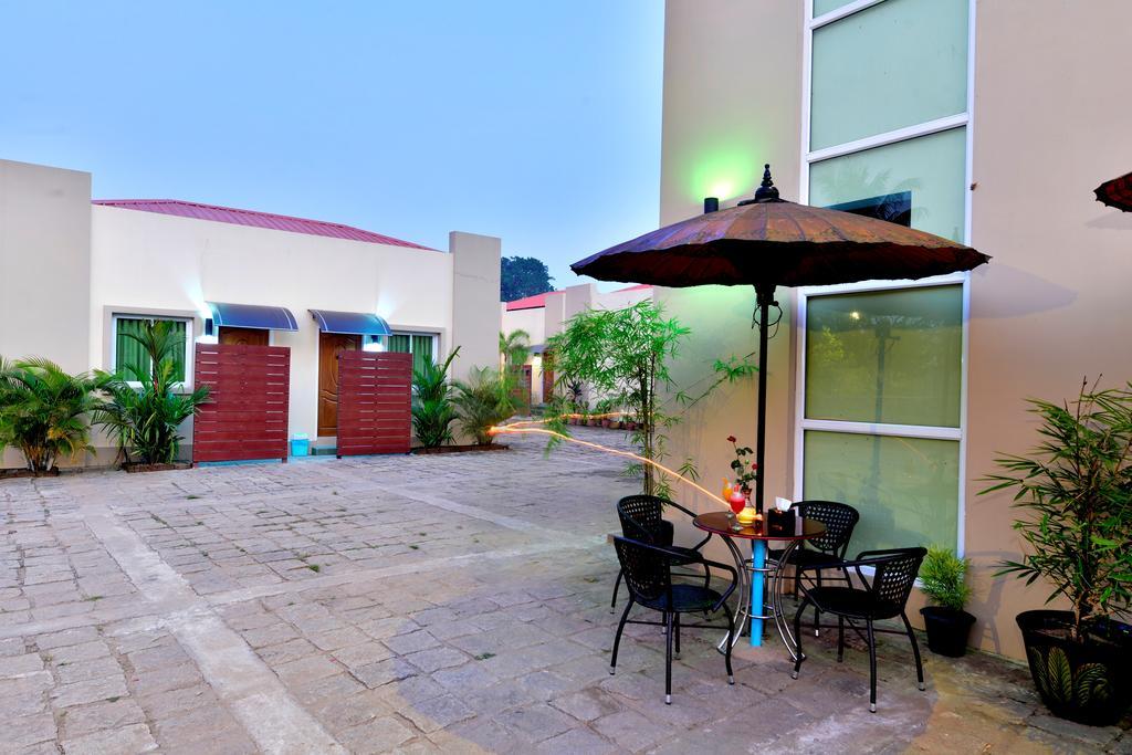 Kanbawza Hinthar Hotel Pegu Exterior foto